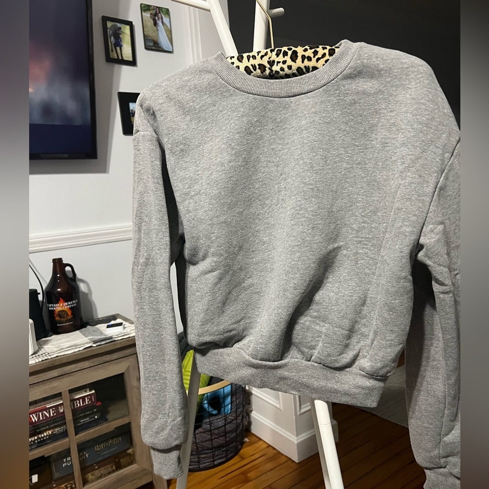 Wild Fable Crew Neck Cropped Sweatshirt